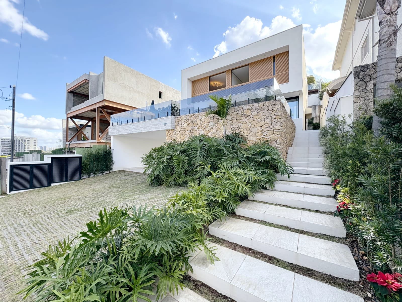 Alphasítio | Casa Mobiliada de Alto Padrão com 4 Suítes